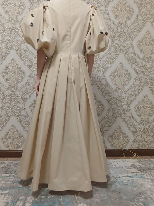 Платье продано за