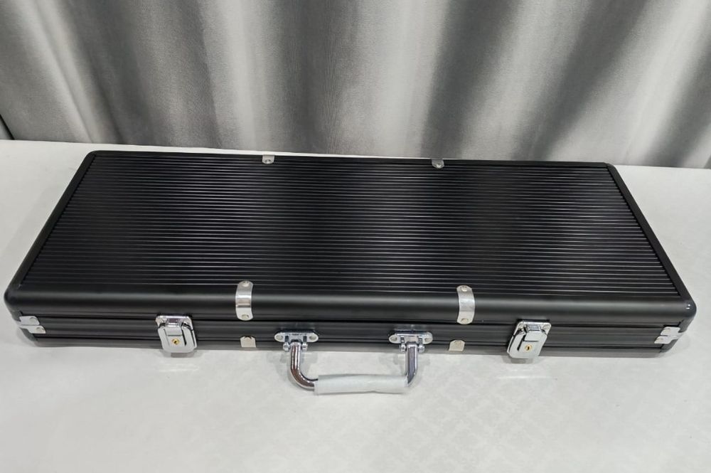 Покер фишки 500 с номиналом Премиум в черном кейсе