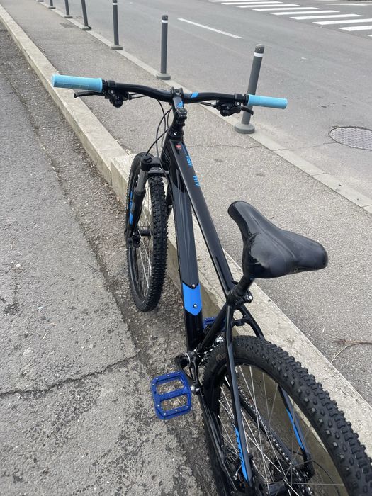 Vand: Bicicleta MTB Cube Aim Pro