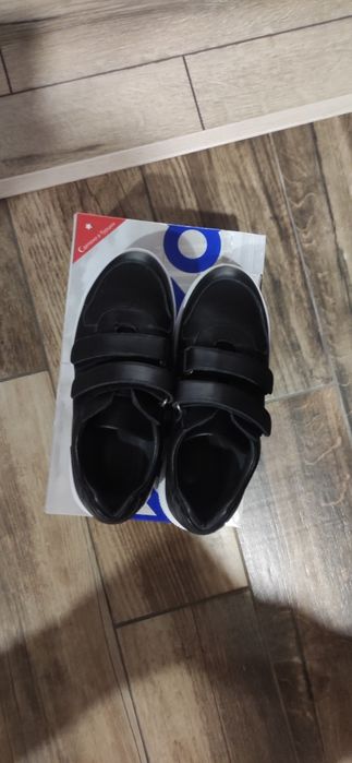 Кожаная детская обувь