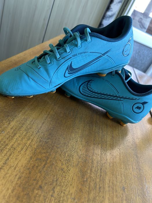 Бутонки за футбол