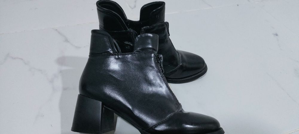 разные полусапожки по 15к