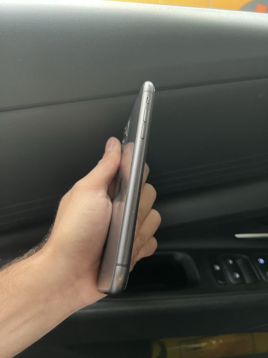 Продам IPhone 11 128gb