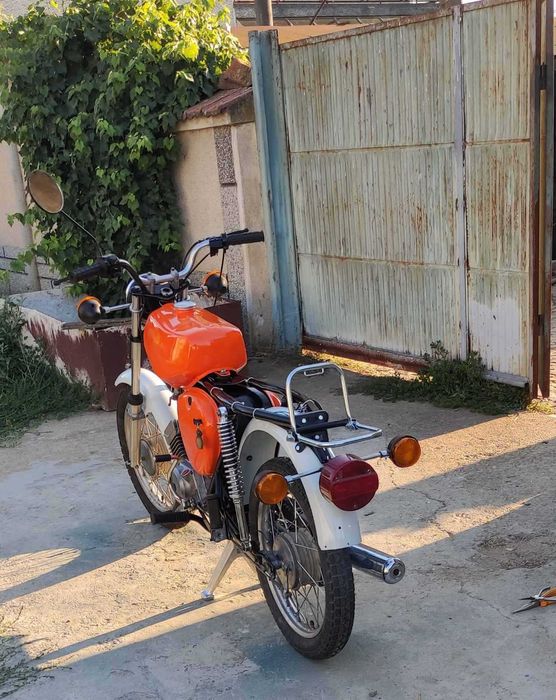 Предлагам цялостна и частична реставрация на ретро мотори