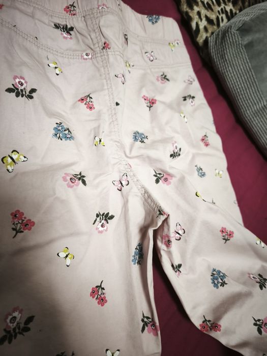 Pantaloni H&M 8-9 ani noi