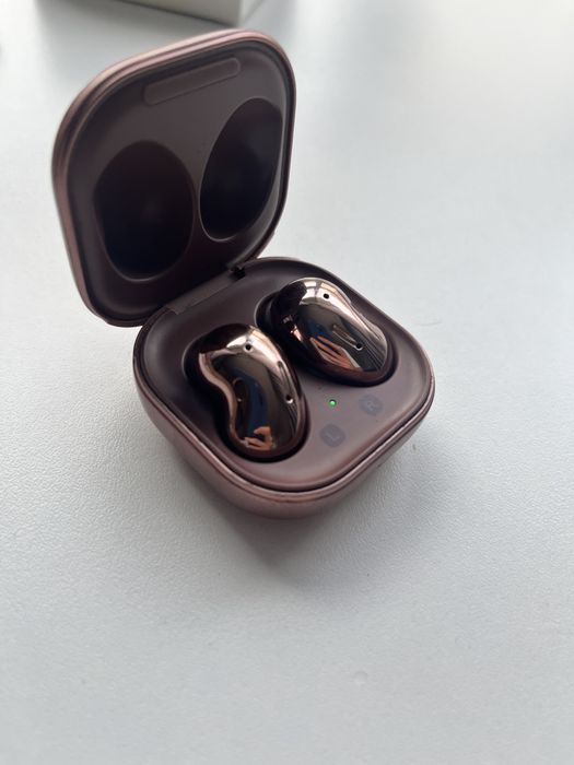Galaxy buds live