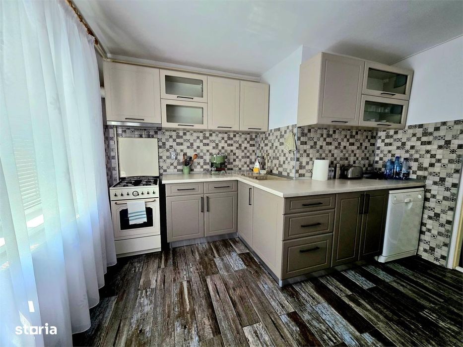 4 camere, decomandat, 100 mp, etaj 2, Dorobanti II