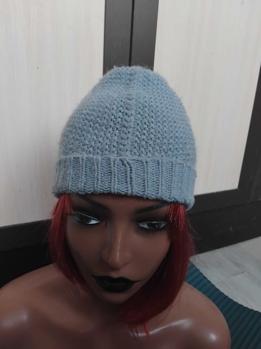 Висококачествена Италианска Вълнена Дамска Шапка