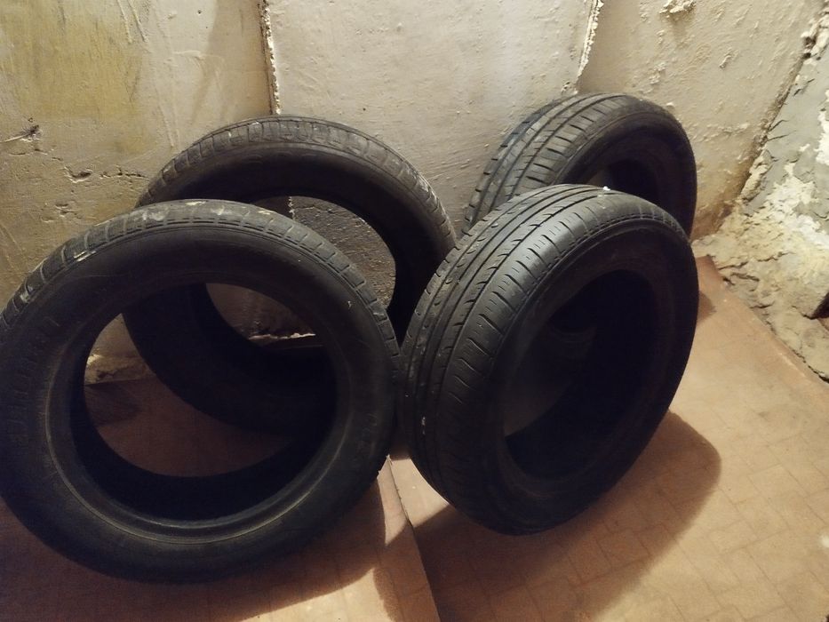 Vând anvelope de vara 185/65/R15 in stare foarte buna de folosință