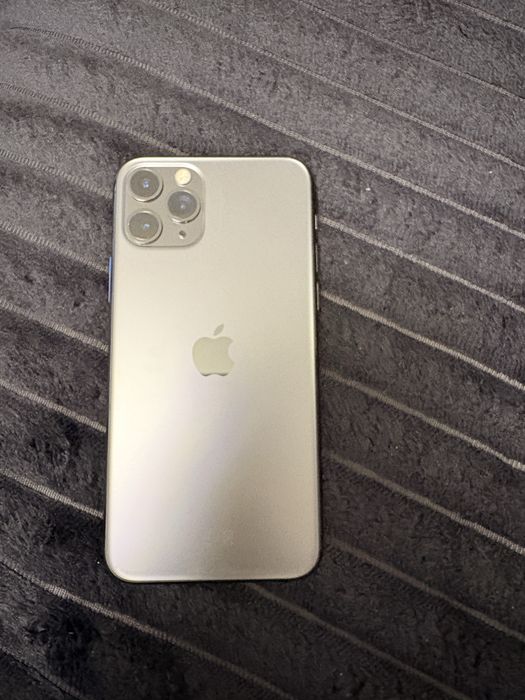 Iphon 11 pro , black
