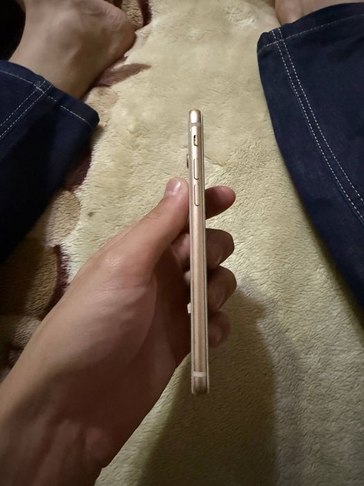 Iphone 8.