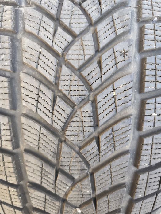 GOODYEAR Ultra Grip 255/50/19V