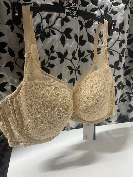 Бюстгалтера новые