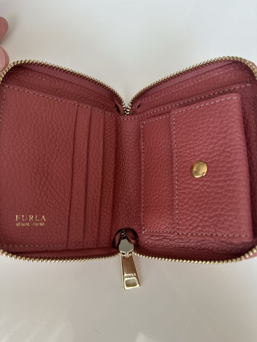 Дамски портмонета FURLA!