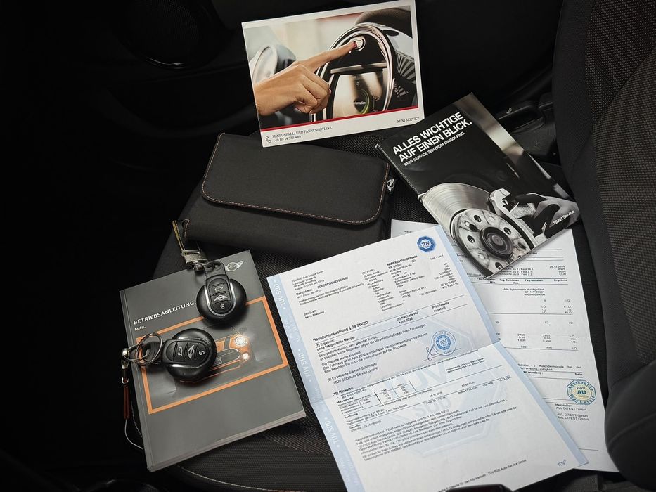 OFERTA Mini Cooper F55 (4 uși) 1.5 benzină 136 CP, an 2017