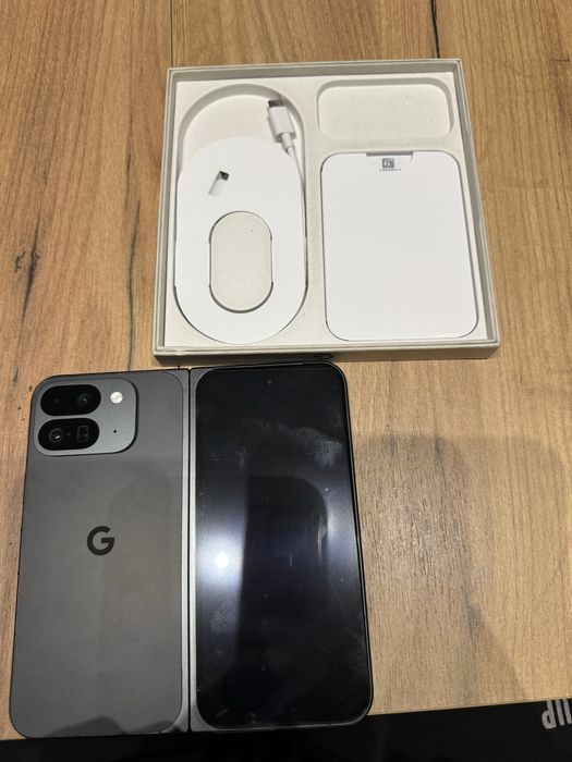 Google Pixel pro 9 Fold, Nou, cu folia originala pe el