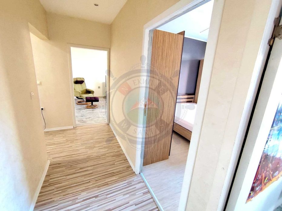 Четиристаен обзаведен апартамент в Цветен квартал, гр.Варна