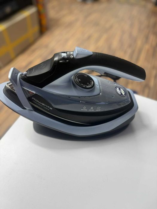 Fier de calcat fara fir Rowenta Freemove Force 2800W