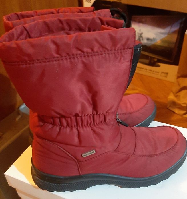 Продам сапожки утепленные