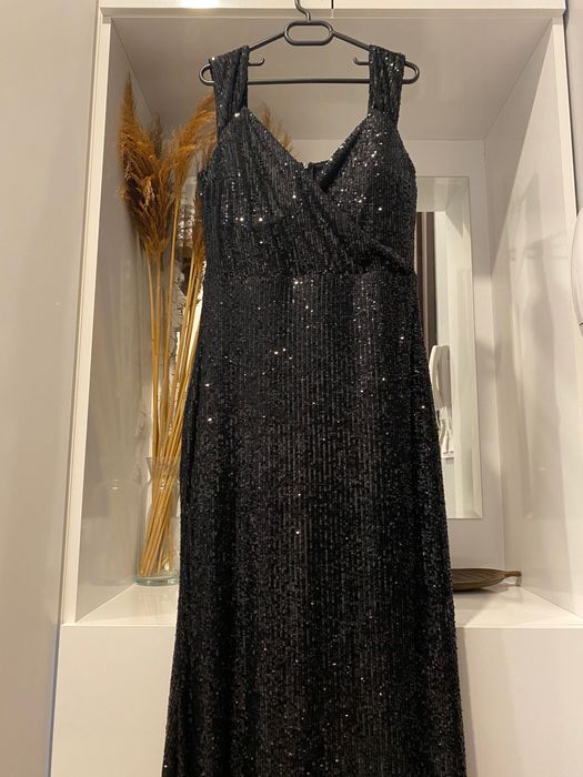 Черна пайетена рокля