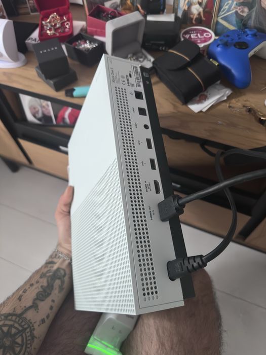 Xbox One S 1TB white