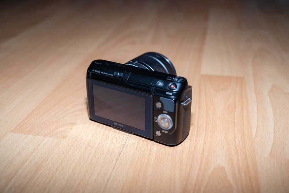Sony Nex-F3 + Sony 18-55mm