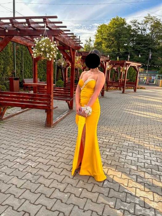 Rochie elegantă cu corset