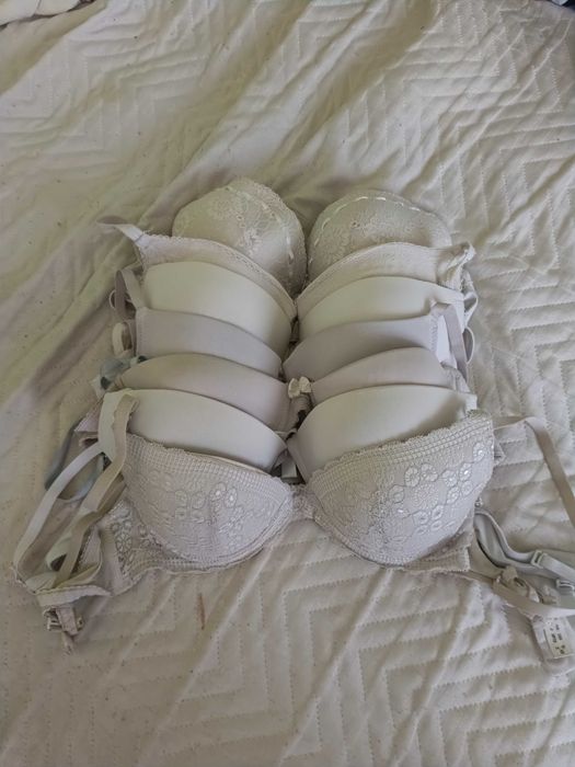 Сутиени различни модели