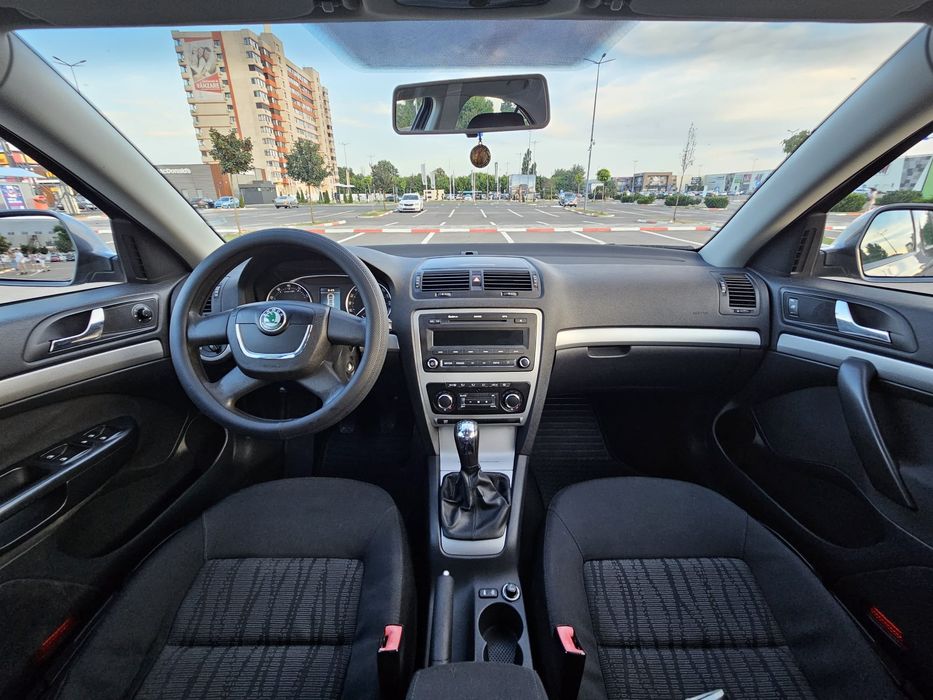 SKODA Octavia 2010 — imagine 5