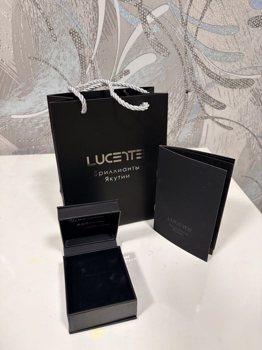 Продам коробки от бренда Lucente