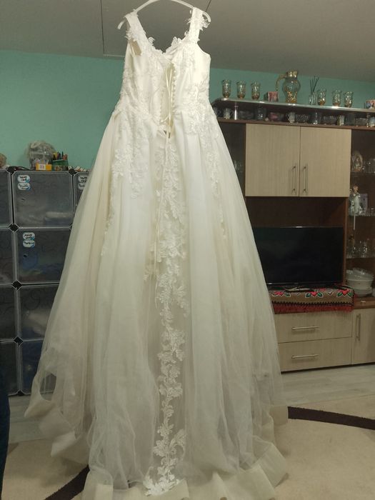Vînd rochie de mireasa