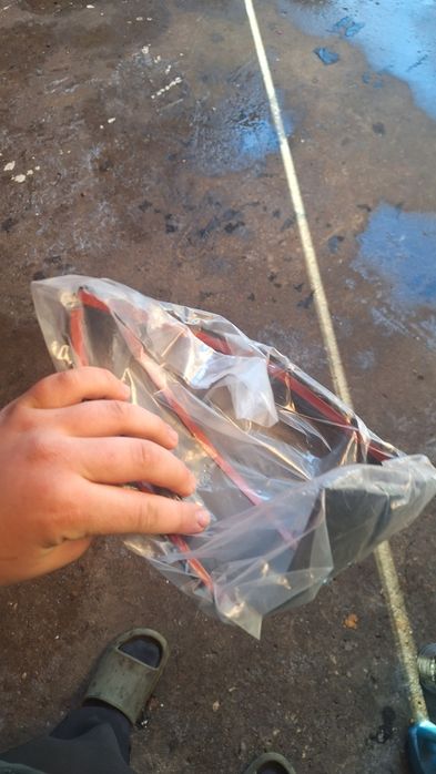 Capace de oglindă negre