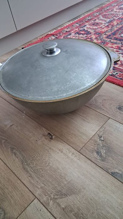 Казан 12 литров в хорошем состоянии