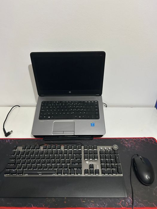 Laptop HP, Tastatura si mouse