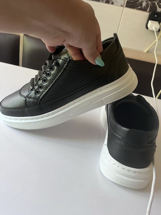 Noi pantofi barbatesi usori comozi marime 40.