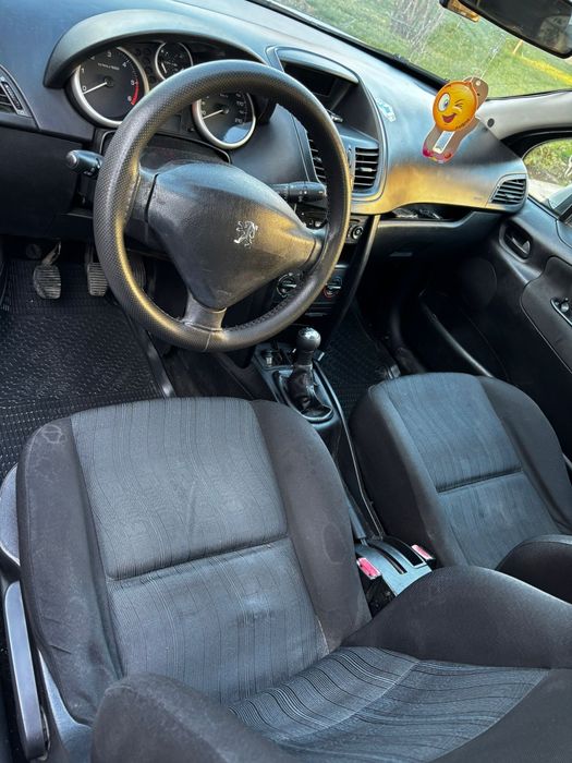 Vând Peugeot 207 1.4 HDi