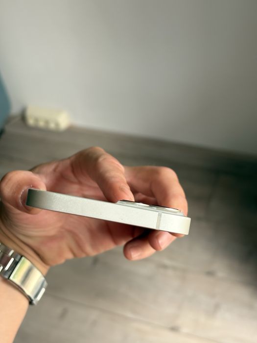 Iphone 13  Бял