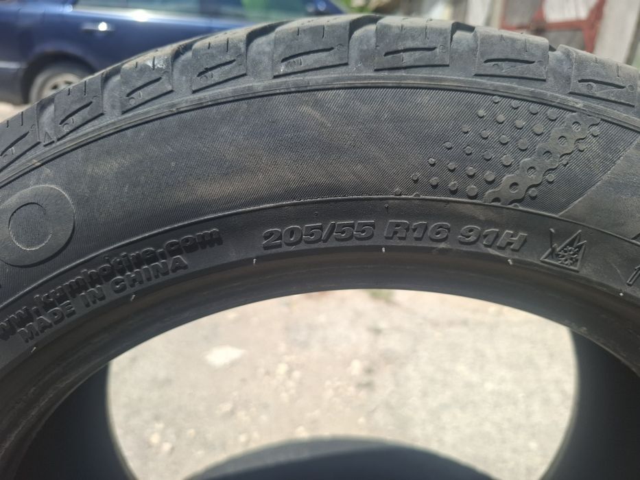 Продавам 2 бр. Всесезонни гуми 205.55.16
