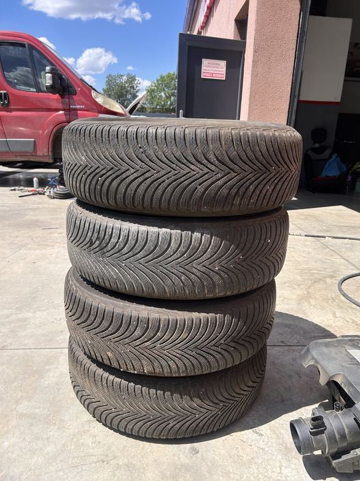 Anvelope de iarna • Michelin Alpin 5 • 215/65 R17 1000 lei/set