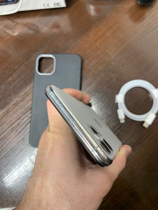 Айфон 11 про Макс в хорошем состоянии