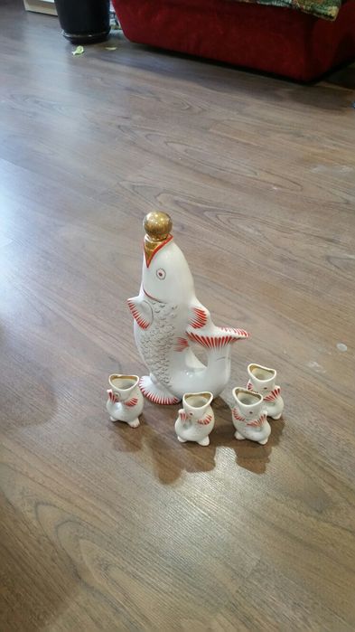 Кувшин рыба и кружки рыбки