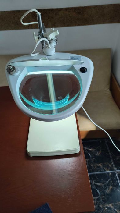 Lampă de birou cu lupă și lumină, profesionala.