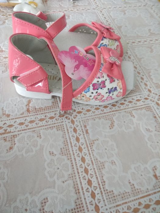 Продам детскую обувь