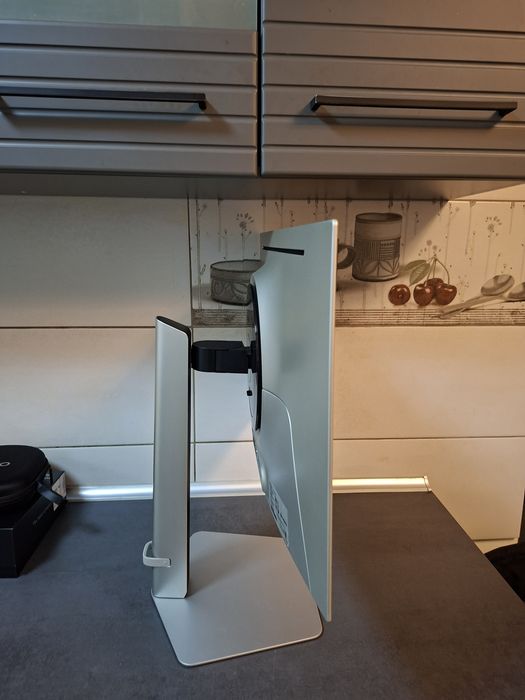 Monitor OLED Samsung 240hz Oddysey G6