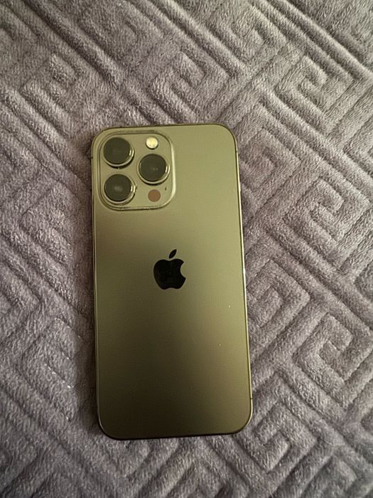 Продам Iphone 13 PRO