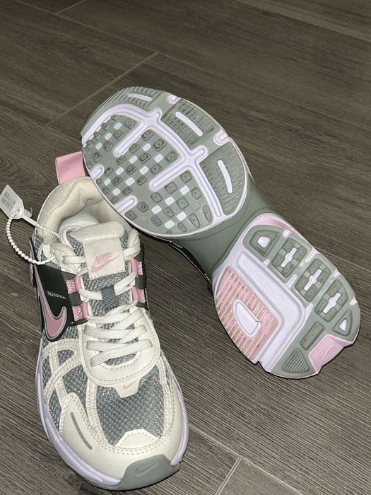 Кроссовки Nike