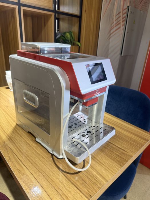 Kofe apparat Huracan 717 срочно