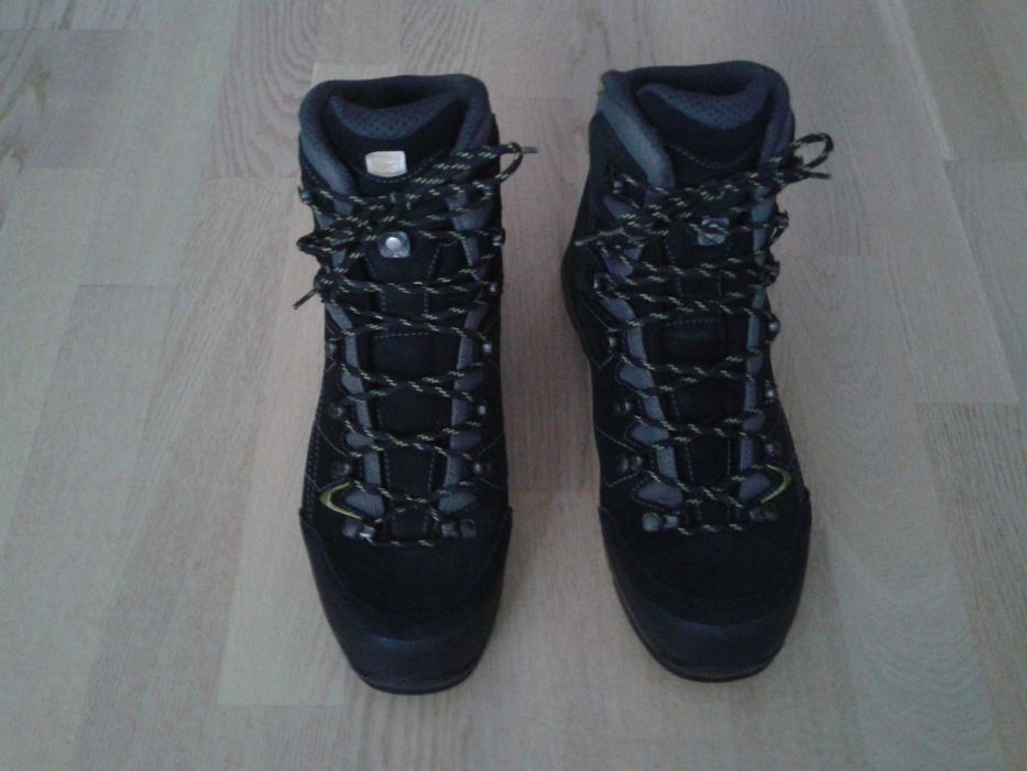 Bocanci de drumetie LOWA, mas. 41,5, Goretex, Germania, stare f. buna