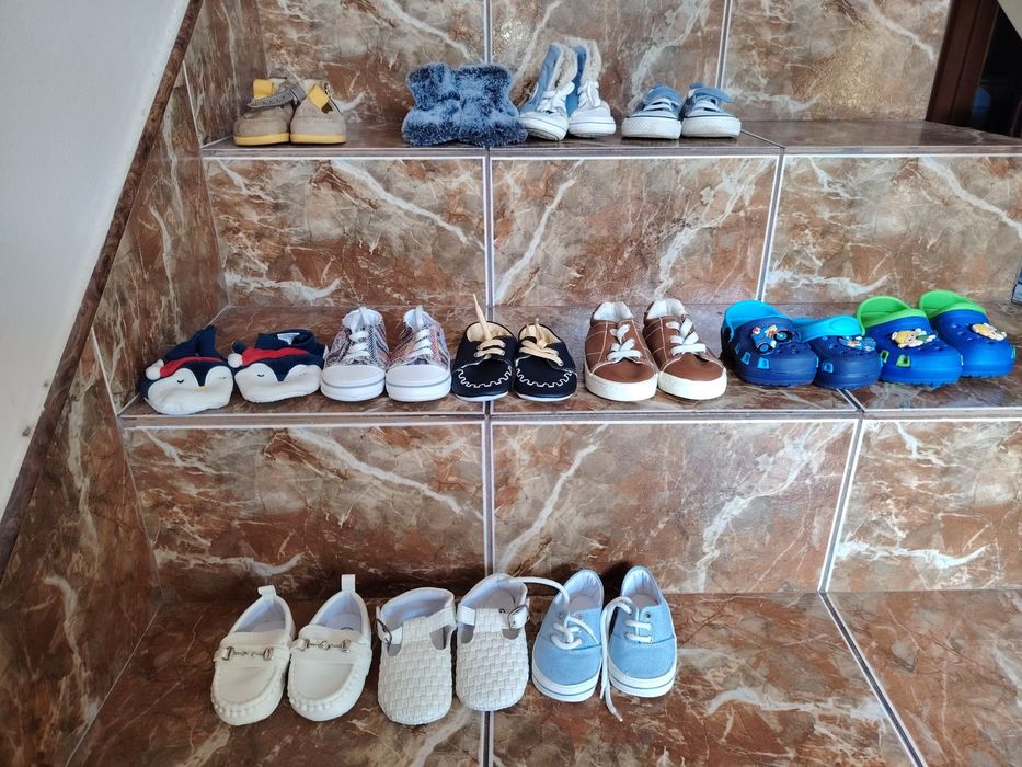 Vând lot încălțăminte bebe