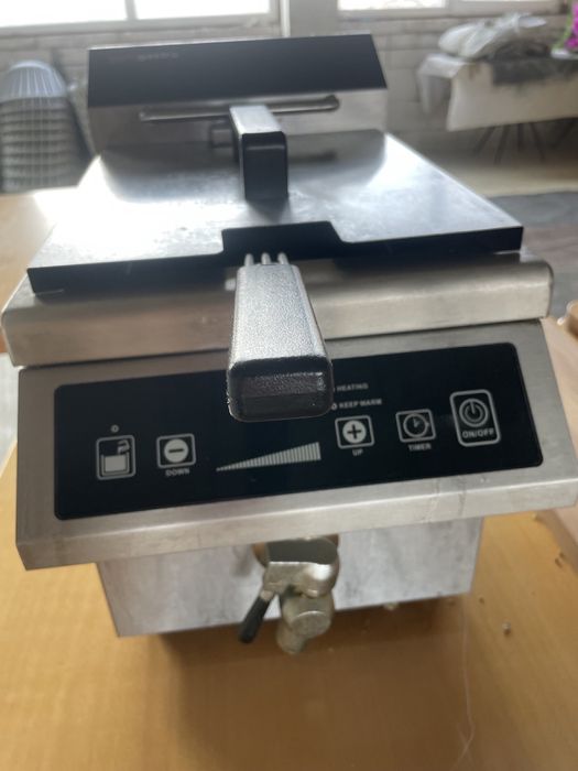 Продавам фритюрник ggm gastro